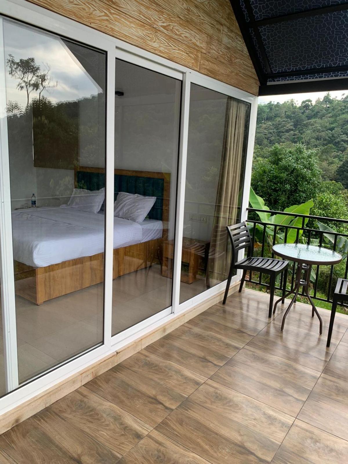 Misty Hideout Bed and Breakfast Kakkadampoyil Esterno foto